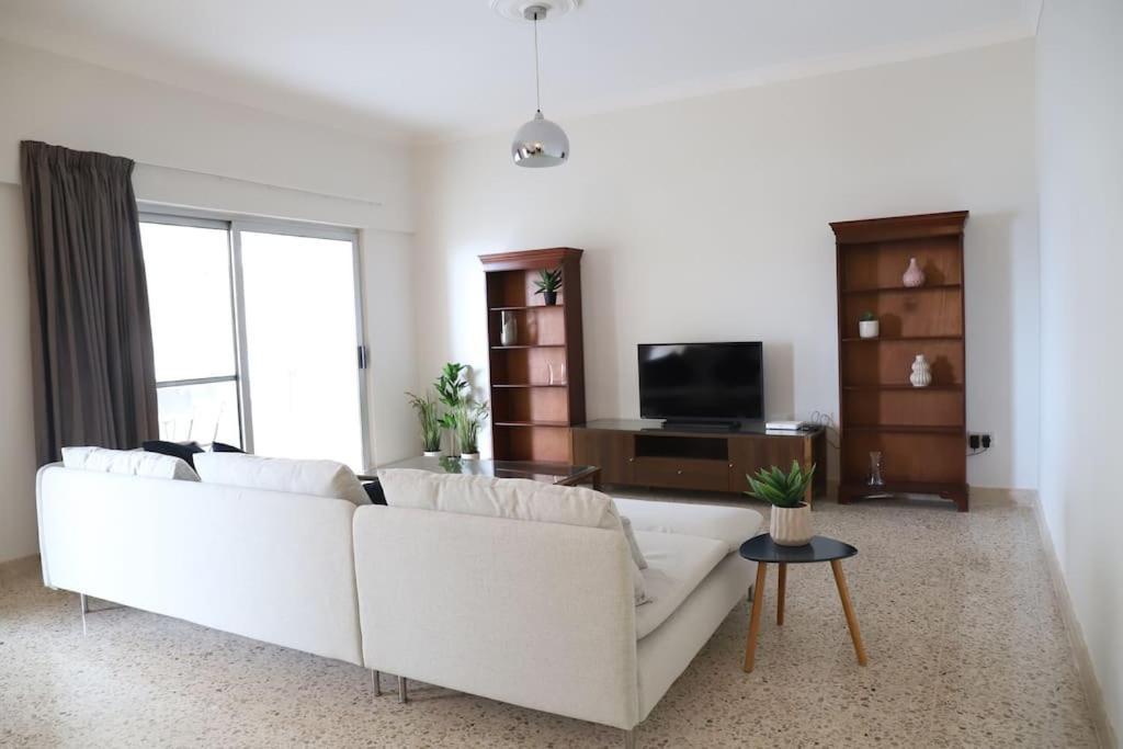 Seaview 3 Bedroom Apartment In สลีมา ภายนอก รูปภาพ